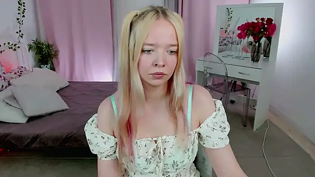 BellaMontgomery online show from 02-08-26, 04:43