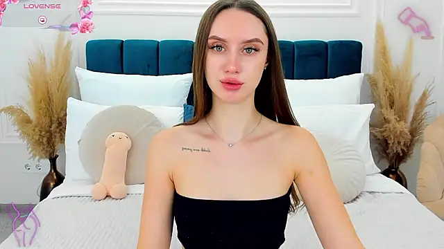 ToriSonn online show from 02-01-26, 01:31