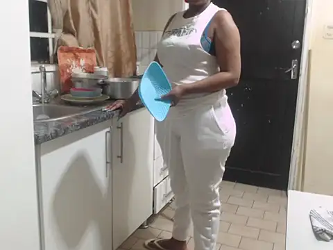 Snapshot of CouplesX96xx chatting on 11-02-25, 04:53 CouplesX96xx online show from 11-02-25, 04:53