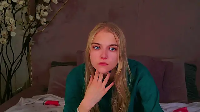 Snapshot of 4example_Chloe chatting on 09-25-25, 10:52 4example Chloe online show from 09-25-25, 10:52