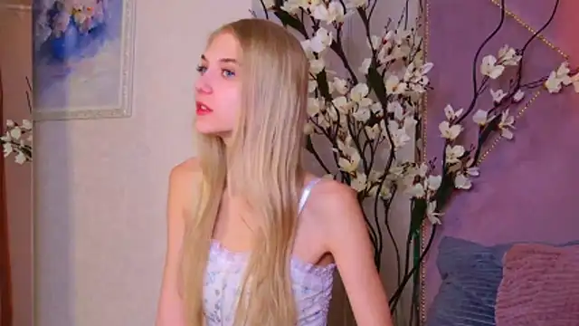 Snapshot of 4example_Chloe chatting on 10-24-25, 10:33 4example Chloe online show from 10-24-25, 10:33