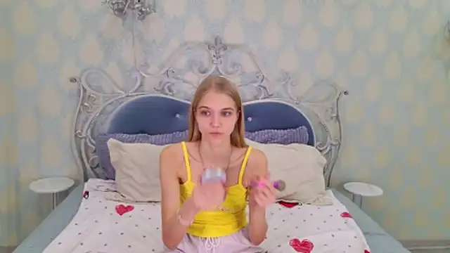 Snapshot of 4example_Chloe chatting on 11-21-25, 10:36 4example Chloe online show from 11-21-25, 10:36