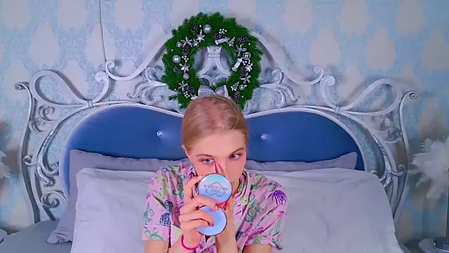 Snapshot of 4example_Chloe chatting on 12-03-25, 11:08 4example Chloe online show from 12-03-25, 11:08