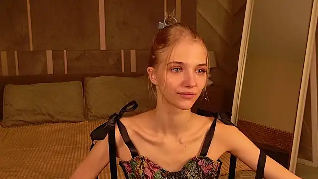 Snapshot of 4example_Chloe chatting on 02-18-26, 10:33 4example Chloe online show from 02-18-26, 10:33