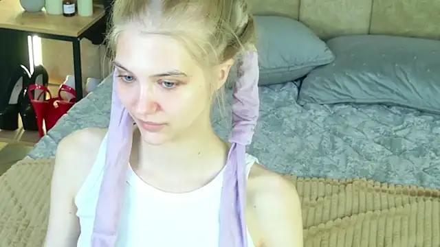4example Chloe online show from 05-08-26, 05:35