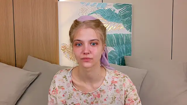 4example Chloe online show from 05-13-26, 05:27