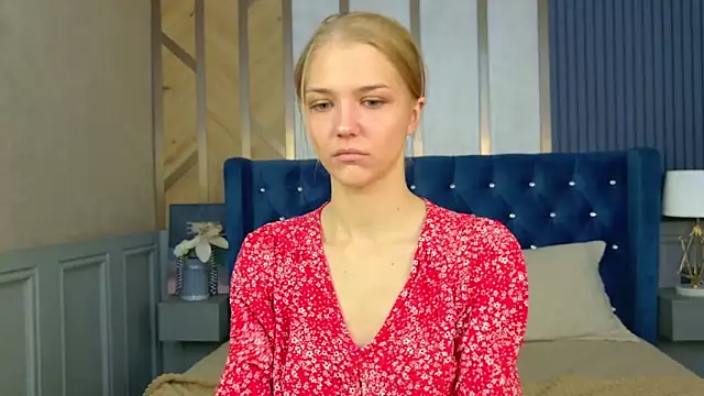 4example Chloe online show from 05-20-26, 05:35