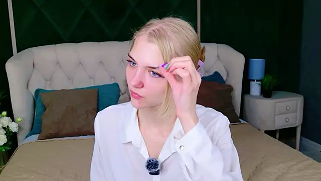 4example Chloe online show from 06-26-26, 05:34