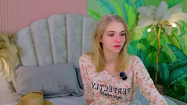 4example Chloe online show from 06-28-26, 05:35