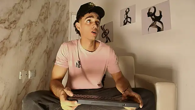 Snapshot of nathan_shimmer chatting on 11-16-25, 01:17 nathan shimmer online show from 11-16-25, 01:17