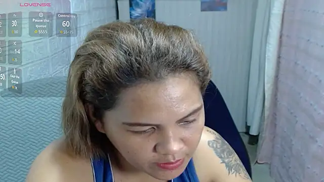 Snapshot of prettyxen14 chatting on 10-23-25, 05:44 prettyxen14 online show from 10-23-25, 05:44