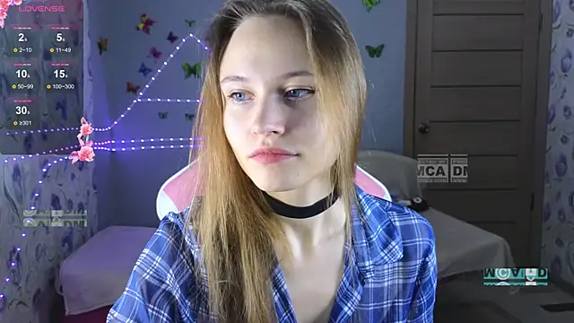 Armurra15 online show from 11-19-25, 03:28