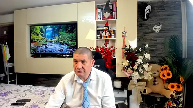 SpartacusDaddy48 online show from 05-06-26, 11:48