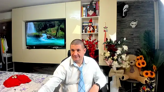 SpartacusDaddy48 online show from 05-06-26, 11:54