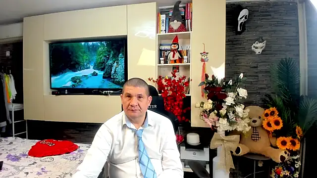 SpartacusDaddy48 online show from 05-07-26, 02:33