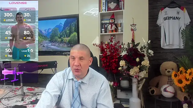 SpartacusDaddy48 online show from 06-17-26, 05:03