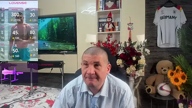 SpartacusDaddy48 online show from 06-18-26, 10:25