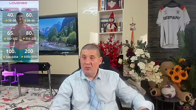 SpartacusDaddy48 online show from 06-24-26, 06:29