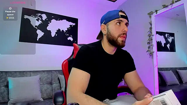 Maximo Wolff online show from 12-20-25, 08:49