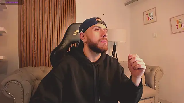 Maximo Wolff online show from 01-15-26, 08:23