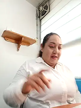 Caroomoom27 online show from 12-18-25, 04:57