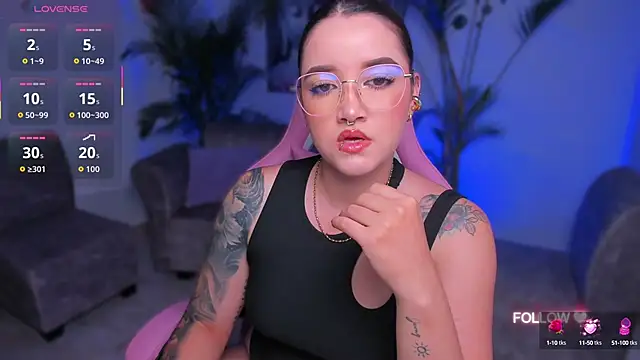 Snapshot of lunaarose chatting on 09-10-25, 04:12 lunaarose online show from 09-10-25, 04:12