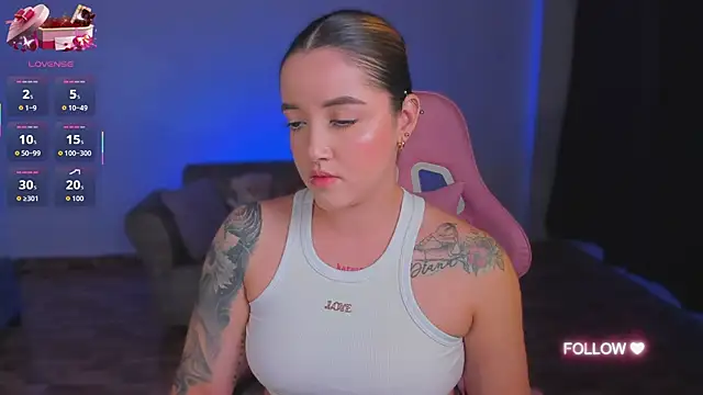 Snapshot of lunaarose chatting on 09-17-25, 04:03 lunaarose online show from 09-17-25, 04:03