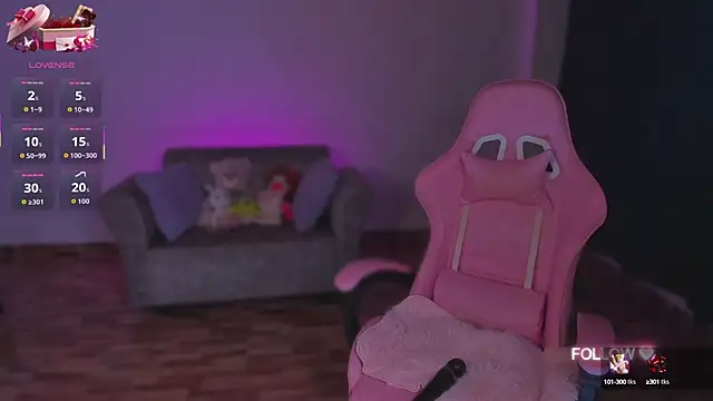 Snapshot of lunaarose chatting on 09-22-25, 04:47 lunaarose online show from 09-22-25, 04:47