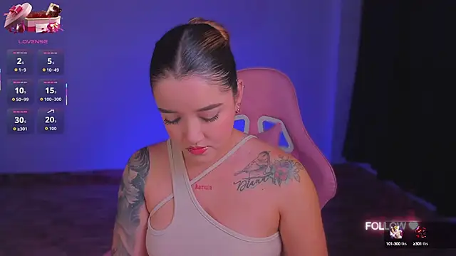 Snapshot of lunaarose chatting on 09-26-25, 05:11 lunaarose online show from 09-26-25, 05:11