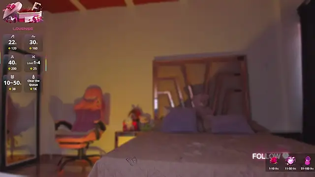 Snapshot of lunaarose chatting on 10-14-25, 03:35 lunaarose online show from 10-14-25, 03:35