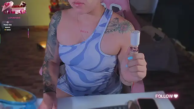 Snapshot of lunaarose chatting on 11-03-25, 04:08 lunaarose online show from 11-03-25, 04:08