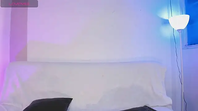 Snapshot of Star_party66 chatting on 10-03-25, 02:52 Star party66 online show from 10-03-25, 02:52