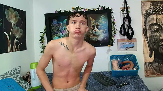 Snapshot of Patrick_phoenix chatting on 10-14-25, 03:24 Patrick phoenix online show from 10-14-25, 03:24