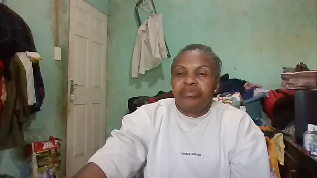 Snapshot of Nicky52 chatting on 09-17-25, 03:14 Nicky52 online show from 09-17-25, 03:14