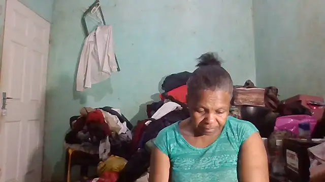Snapshot of Nicky52 chatting on 09-18-25, 04:53 Nicky52 online show from 09-18-25, 04:53