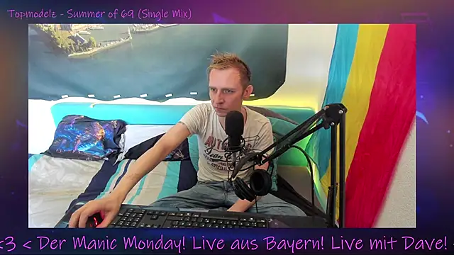 Snapshot of DaveLindau chatting on 09-15-25, 03:12 DaveLindau online show from 09-15-25, 03:12