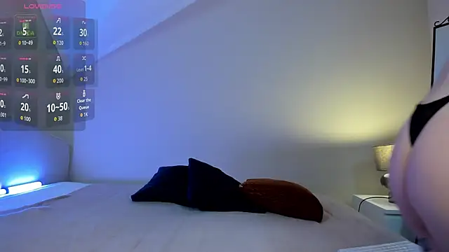 Snapshot of Naomi_Urban chatting on 09-20-25, 09:27 Naomi Urban online show from 09-20-25, 09:27