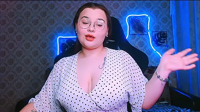 Snapshot of InLoveWithLife26 chatting on 02-15-26, 08:05 InLoveWithLife26 online show from 02-15-26, 08:05