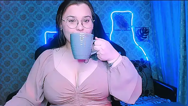 Snapshot of InLoveWithLife26 chatting on 03-15-26, 07:31 InLoveWithLife26 online show from 03-15-26, 07:31