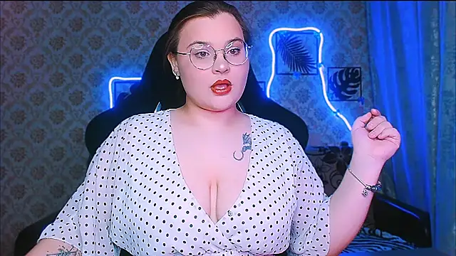 Snapshot of InLoveWithLife26 chatting on 03-16-26, 07:18 InLoveWithLife26 online show from 03-16-26, 07:18