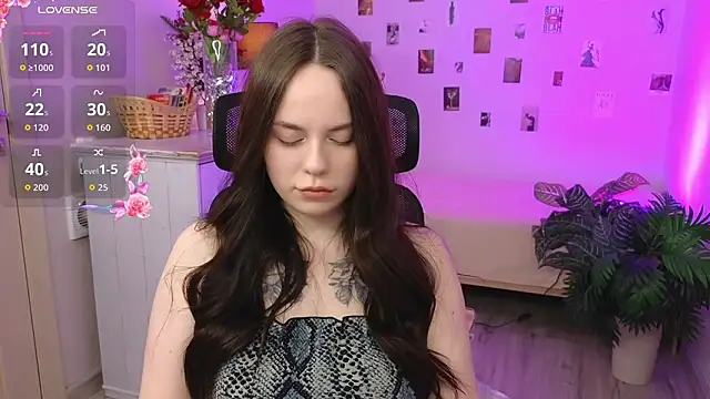 Alice Moondark online show from 02-03-26, 07:19