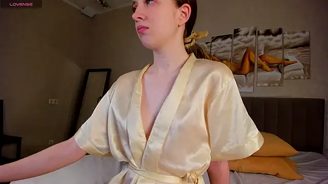 Camilla Kelly online show from 03-19-26, 01:09