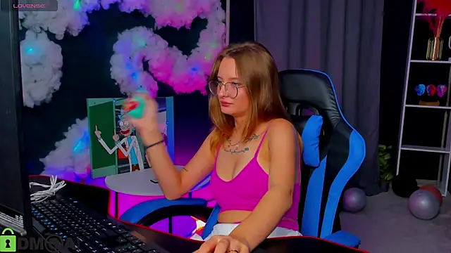 Maryyy May online show from 09-11-25, 04:51