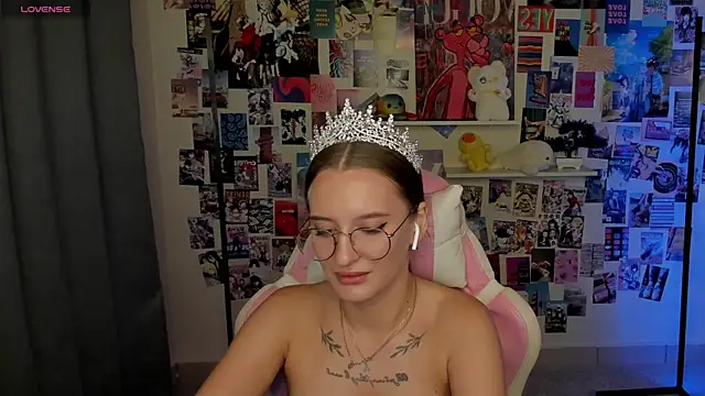 Maryyy May online show from 09-18-25, 04:53