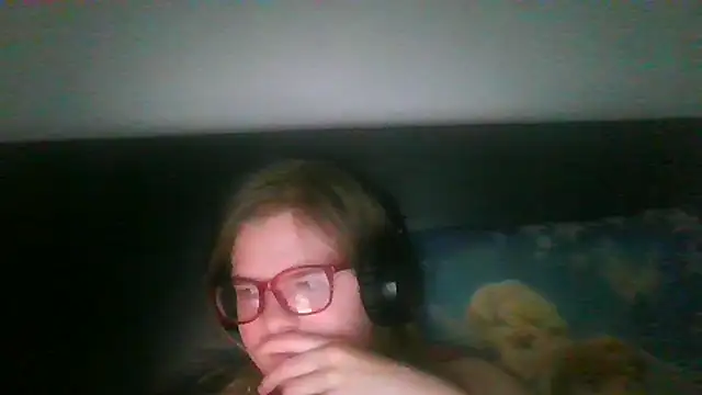 Snapshot of Moonolighta chatting on 09-26-25, 07:56 Moonolighta online show from 09-26-25, 07:56