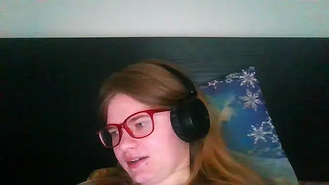 Snapshot of Moonolighta chatting on 10-07-25, 07:38 Moonolighta online show from 10-07-25, 07:38