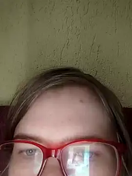 Snapshot of Moonolighta chatting on 10-18-25, 08:37 Moonolighta online show from 10-18-25, 08:37