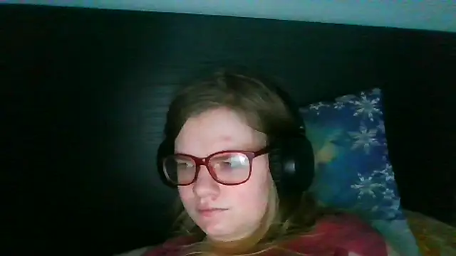 Snapshot of Moonolighta chatting on 10-31-25, 07:31 Moonolighta online show from 10-31-25, 07:31