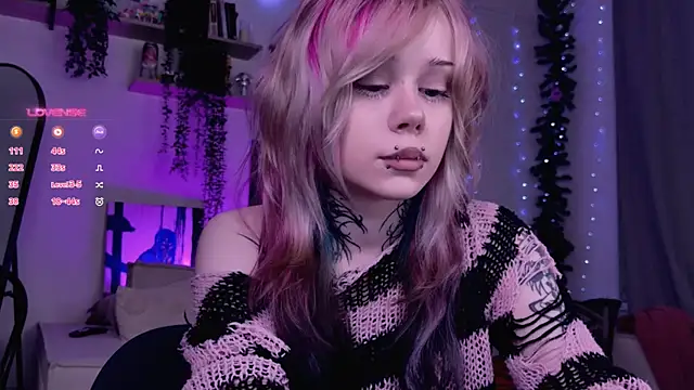 Lollyshy online show from 12-19-25, 10:00