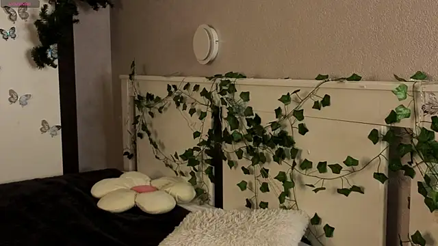 BlushinBloom online show from 05-12-26, 06:10